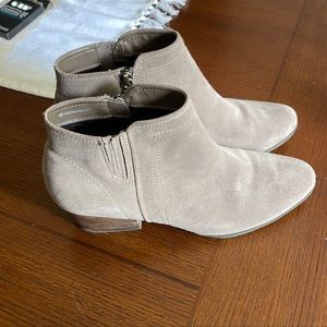 Blondo Villa waterproof ankle boots